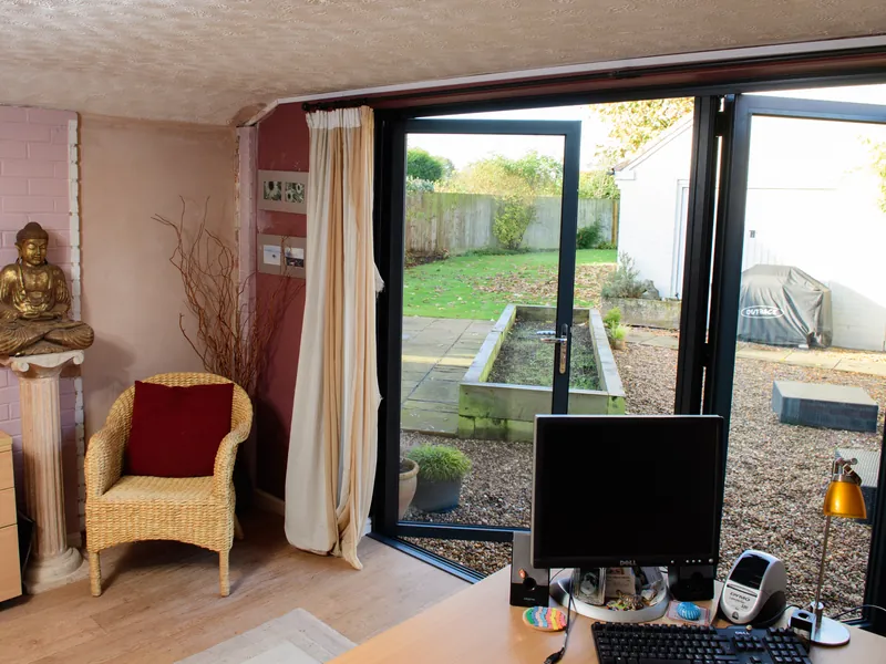 Bifold Roehampton